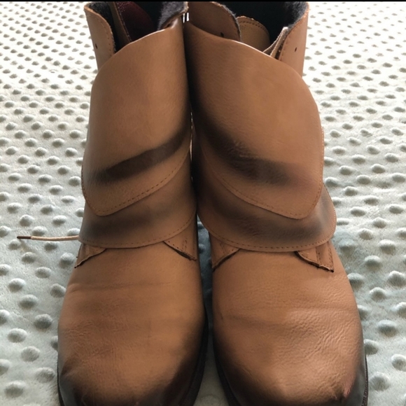 Funky boots (Sz 11) but a small size 11 - Picture 3 of 5